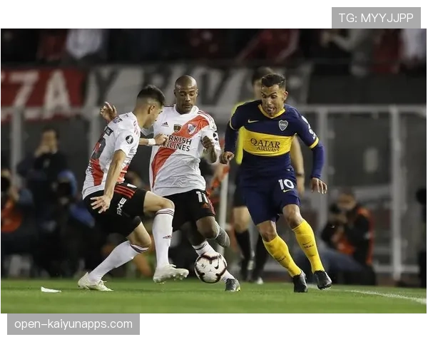 博卡中场横传过多，缺少直塞威胁，博卡赛程500